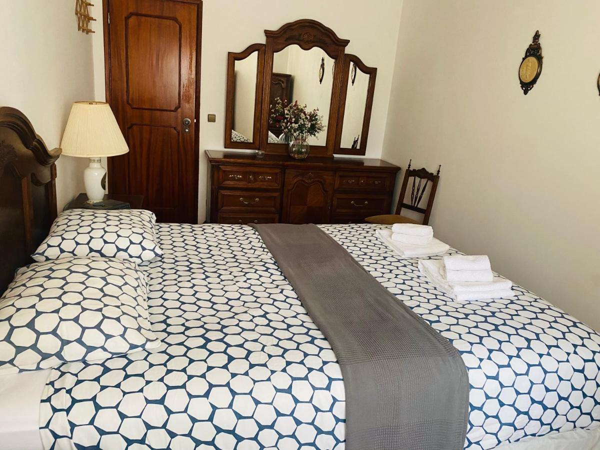 Swordfish Beach House Peniche Buitenkant foto
